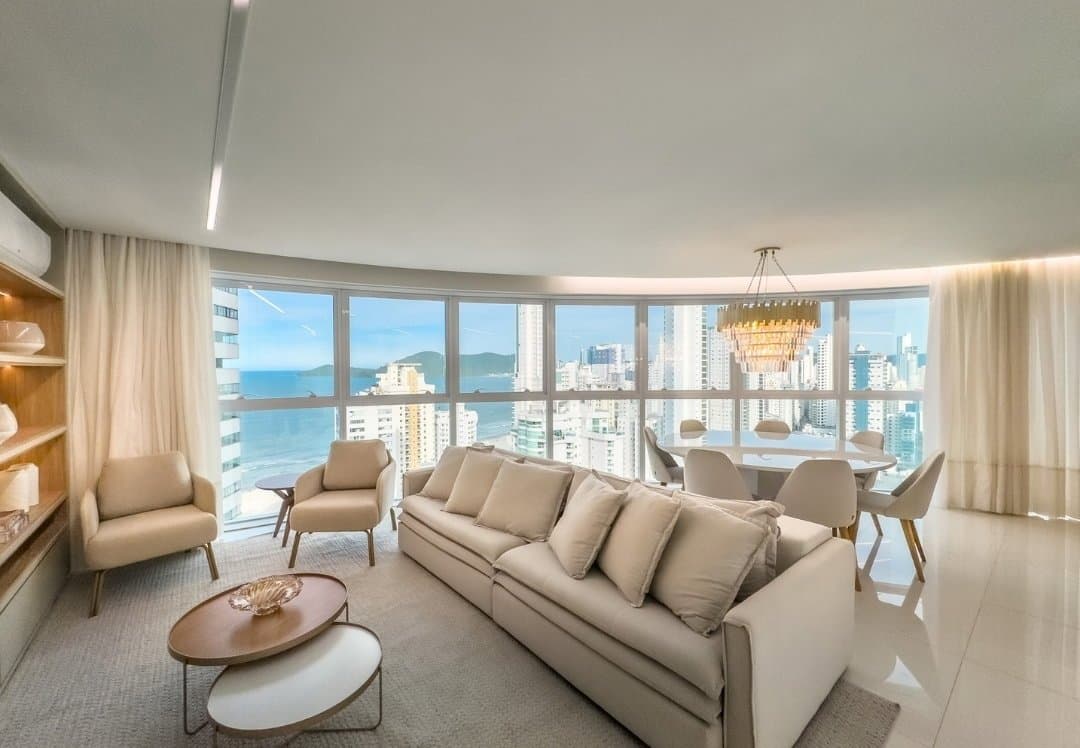 Apartamento de 4 quartos com 2 suítes e 132 m² em Bal. Camboriú