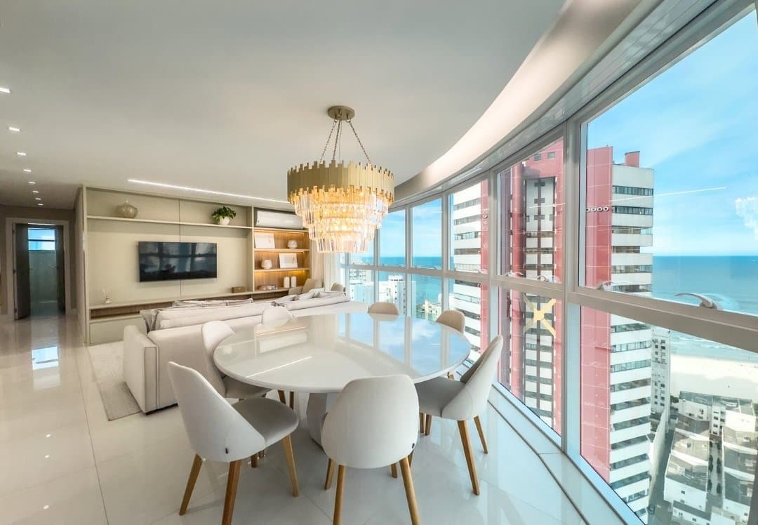 Apartamento de 4 quartos com 2 suítes e 132 m² em Bal. Camboriú