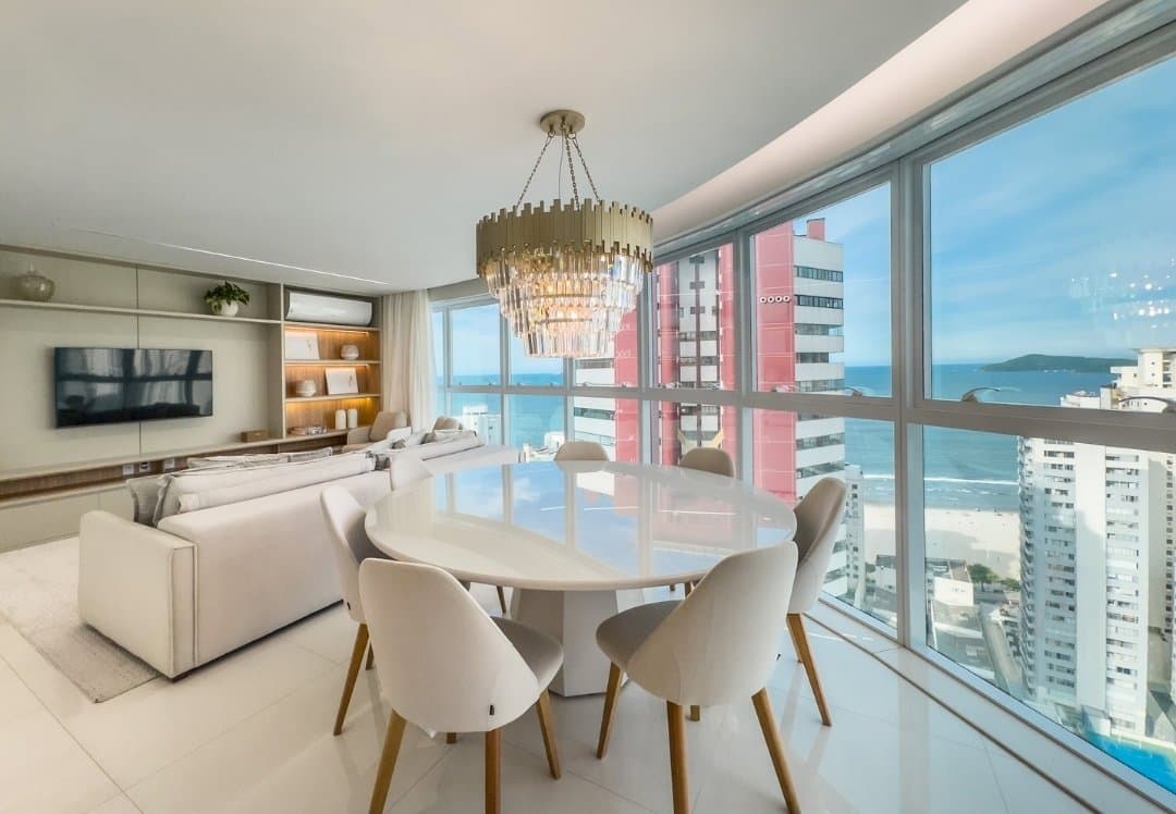 Apartamento de 4 quartos com 2 suítes e 132 m² em Bal. Camboriú