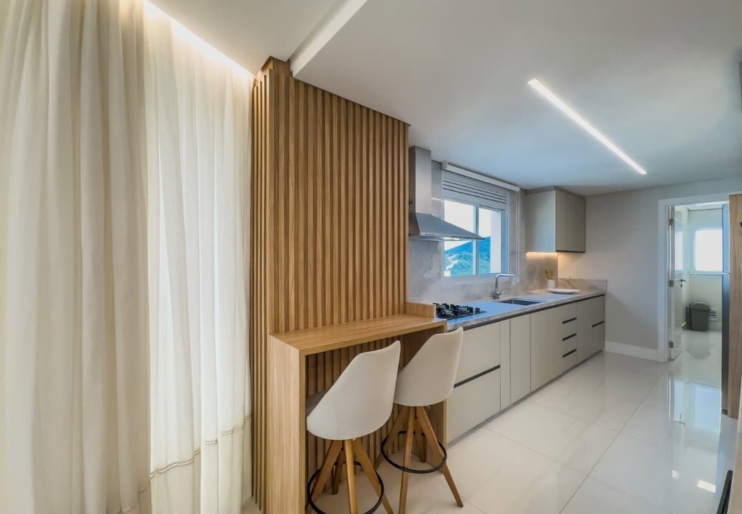 Apartamento de 4 quartos com 2 suítes e 132 m² em Bal. Camboriú