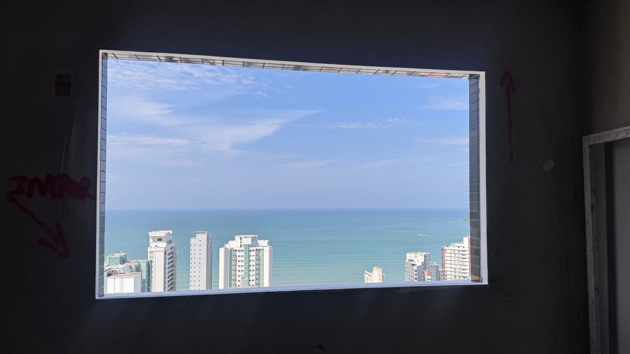 Cobertura de 3 quartos com 3 suítes e 216 m² em Bal. Camboriú