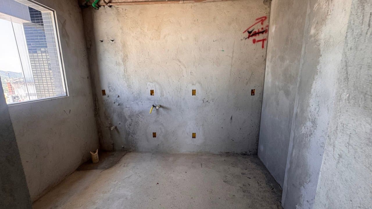 Cobertura de 3 quartos com 3 suítes e 216 m² em Bal. Camboriú