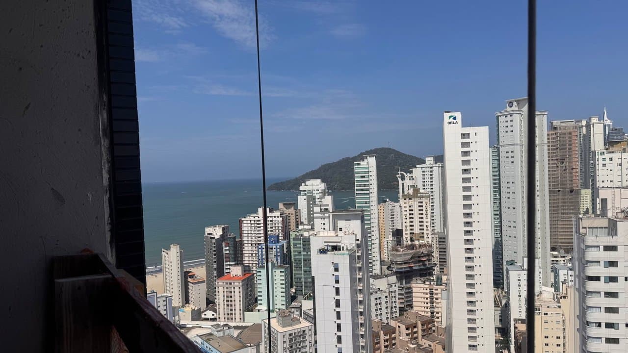 Cobertura de 3 quartos com 3 suítes e 216 m² em Bal. Camboriú