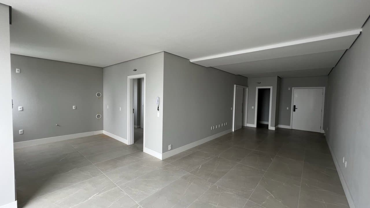 Apartamento de 4 quartos com 2 suítes e 144 m² em Bal. Camboriú