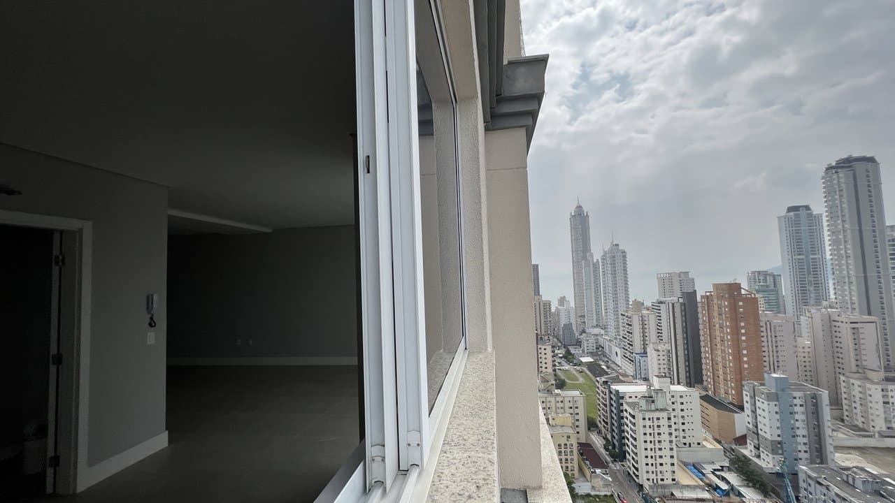 Apartamento de 4 quartos com 2 suítes e 144 m² em Bal. Camboriú