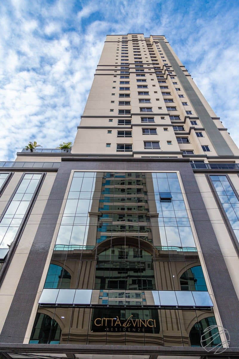 Apartamento de 4 quartos com 2 suítes e 144 m² em Bal. Camboriú