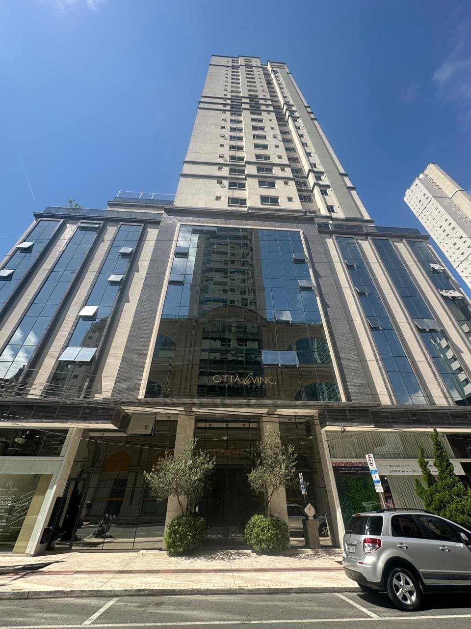Apartamento de 4 quartos com 2 suítes e 144 m² em Bal. Camboriú