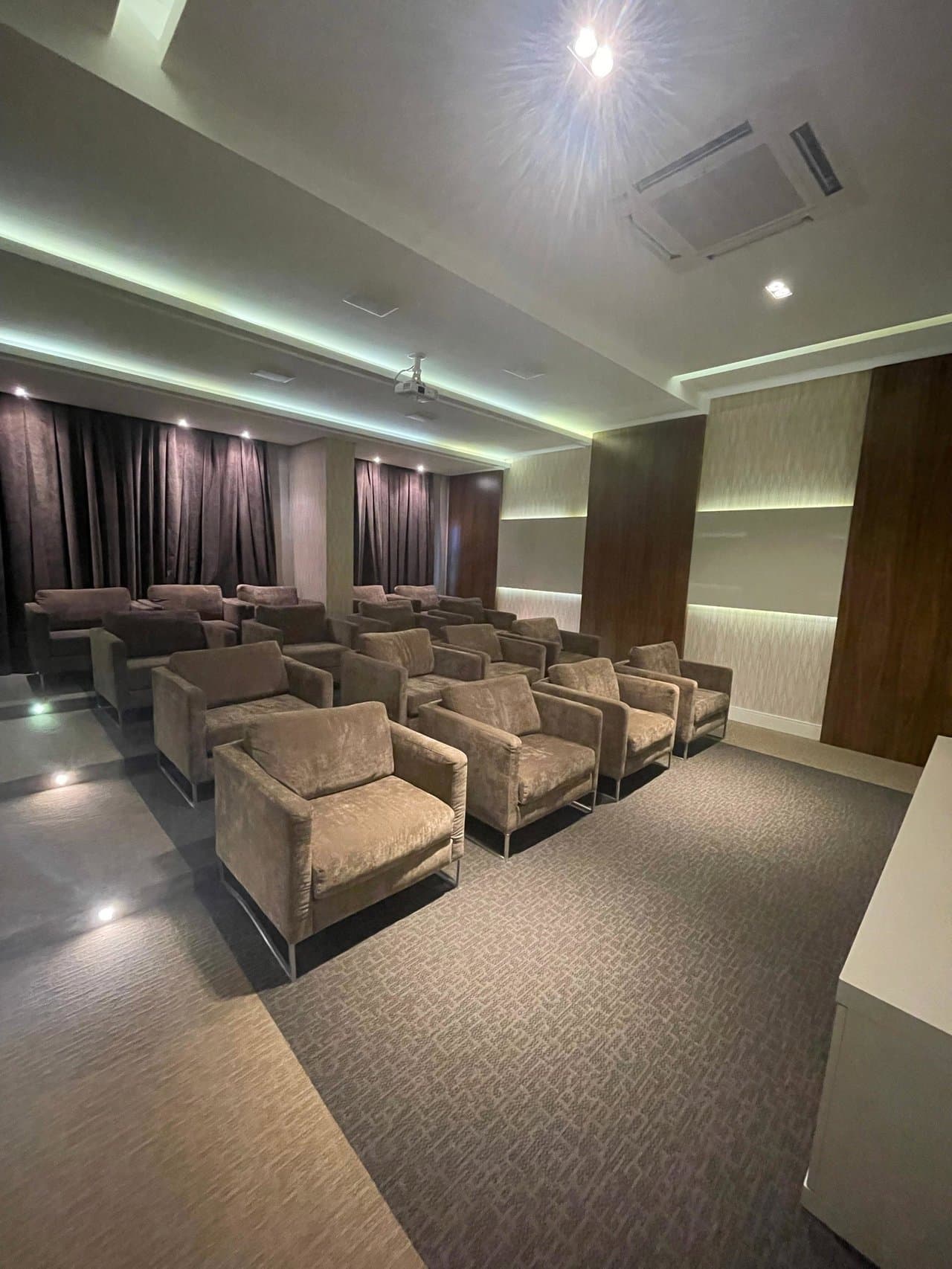 Apartamento de 3 quartos com 3 suítes e 139 m² em Bal. Camboriú