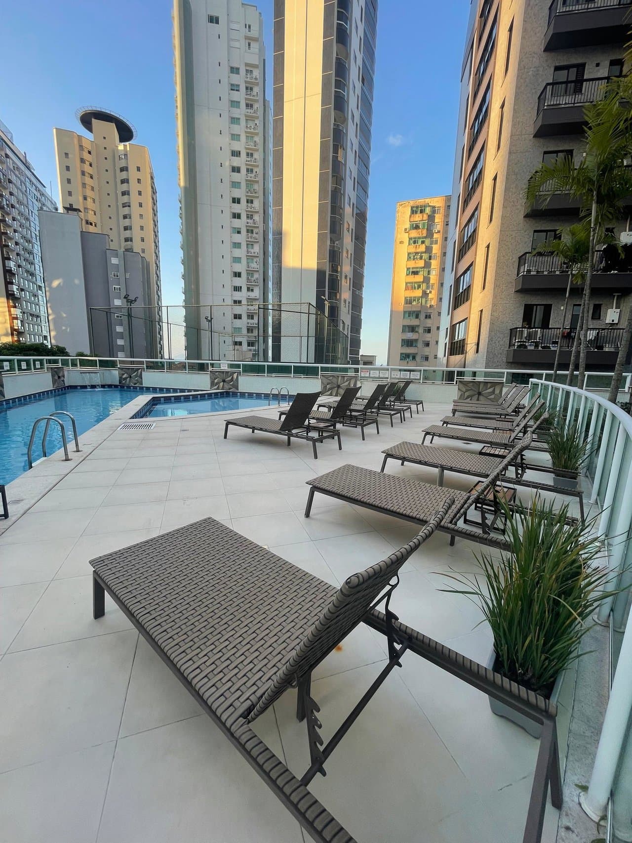 Apartamento de 3 quartos com 3 suítes e 139 m² em Bal. Camboriú