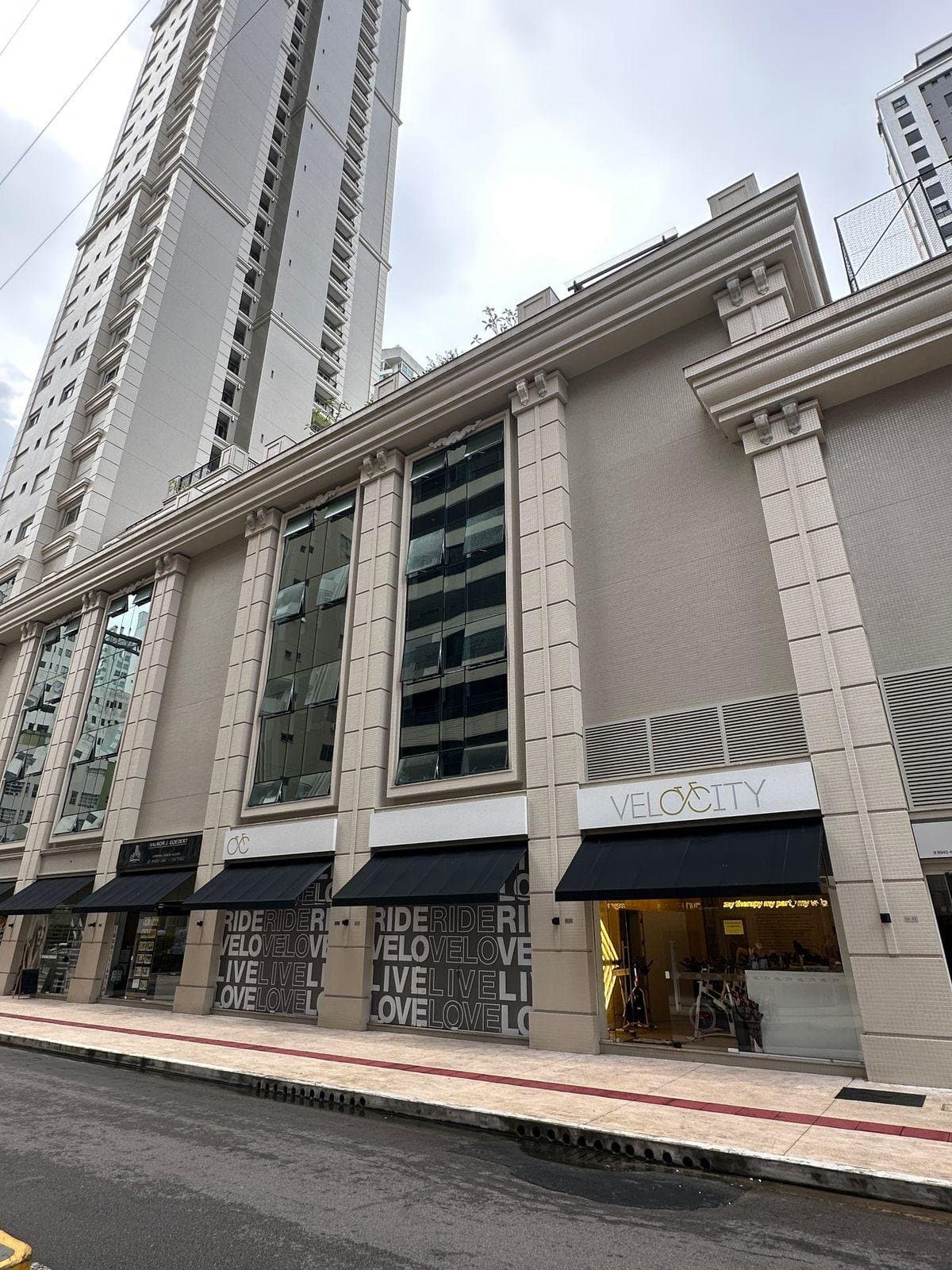 Sala Comercial 61 m² em Bal. Camboriú