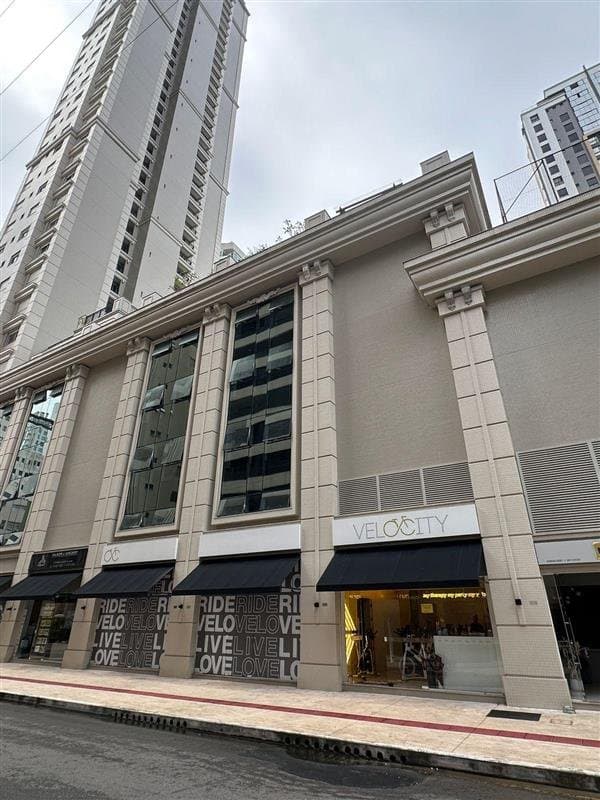 Sala Comercial 61 m² em Bal. Camboriú