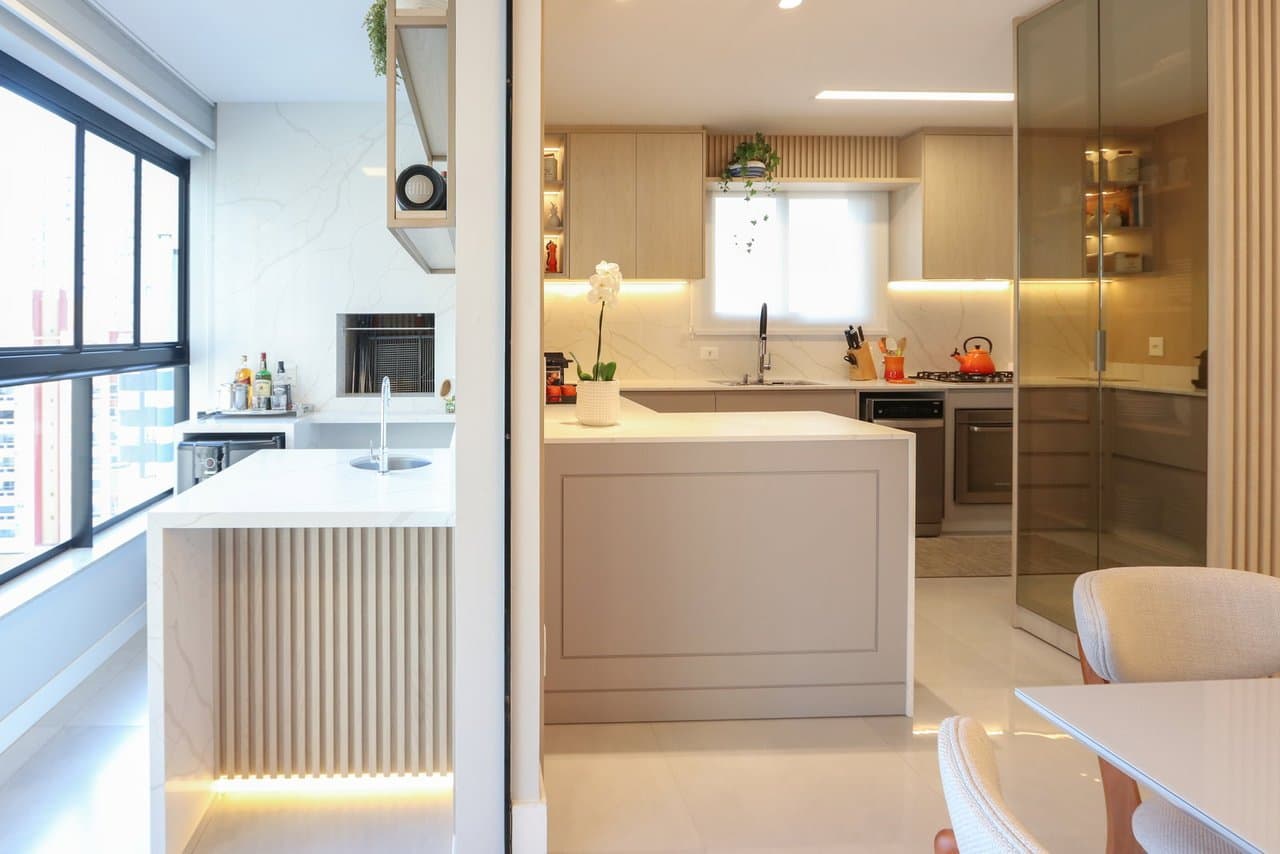 Apartamento de 4 quartos com 4 suítes e 148 m² em Bal. Camboriú