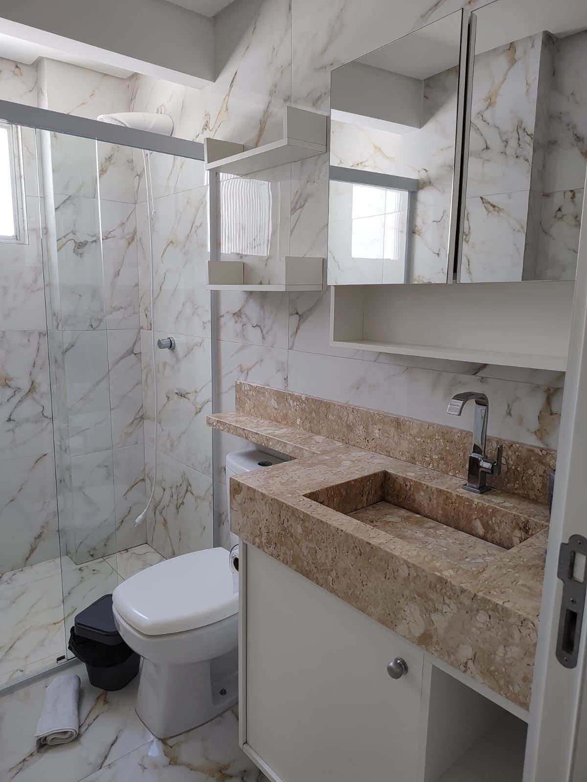 Apartamento de 3 quartos com 2 suítes e 205 m² em Bal. Camboriú