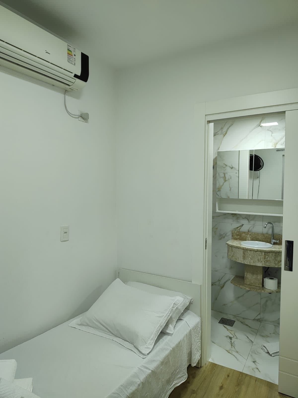 Apartamento de 3 quartos com 2 suítes e 205 m² em Bal. Camboriú