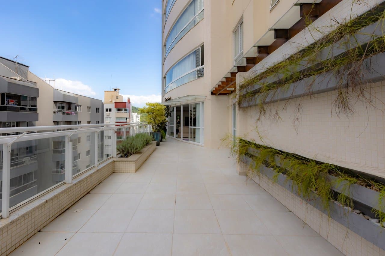 Differentiated de 3 quartos com 3 suítes e 352 m² em Bal. Camboriú