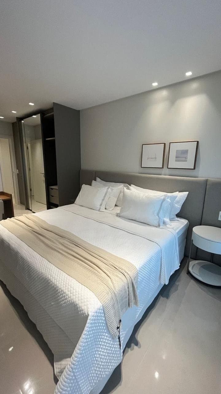 Apartamento de 4 quartos com 4 suítes e 161 m² em Bal. Camboriú