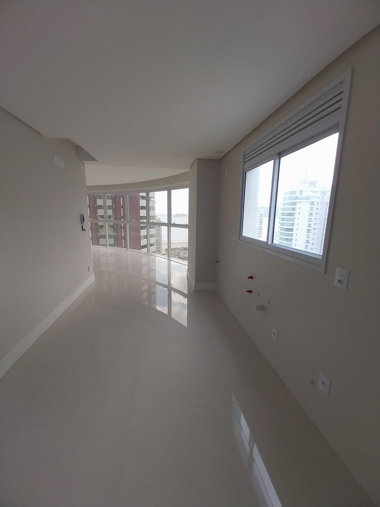 Apartamento de 4 quartos com 2 suítes e 132 m² em Bal. Camboriú