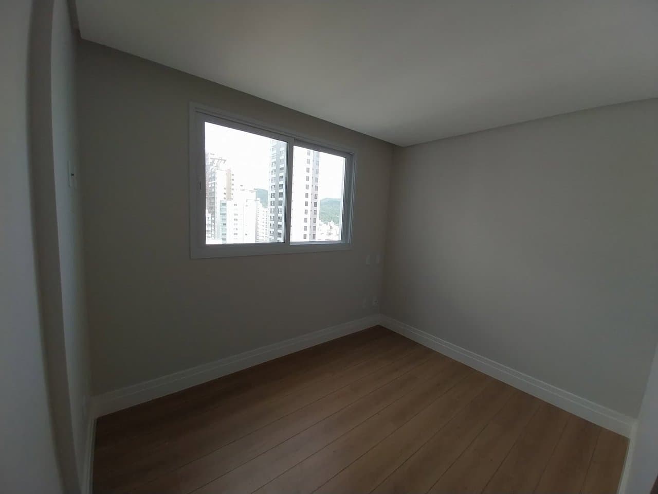 Apartamento de 4 quartos com 2 suítes e 132 m² em Bal. Camboriú