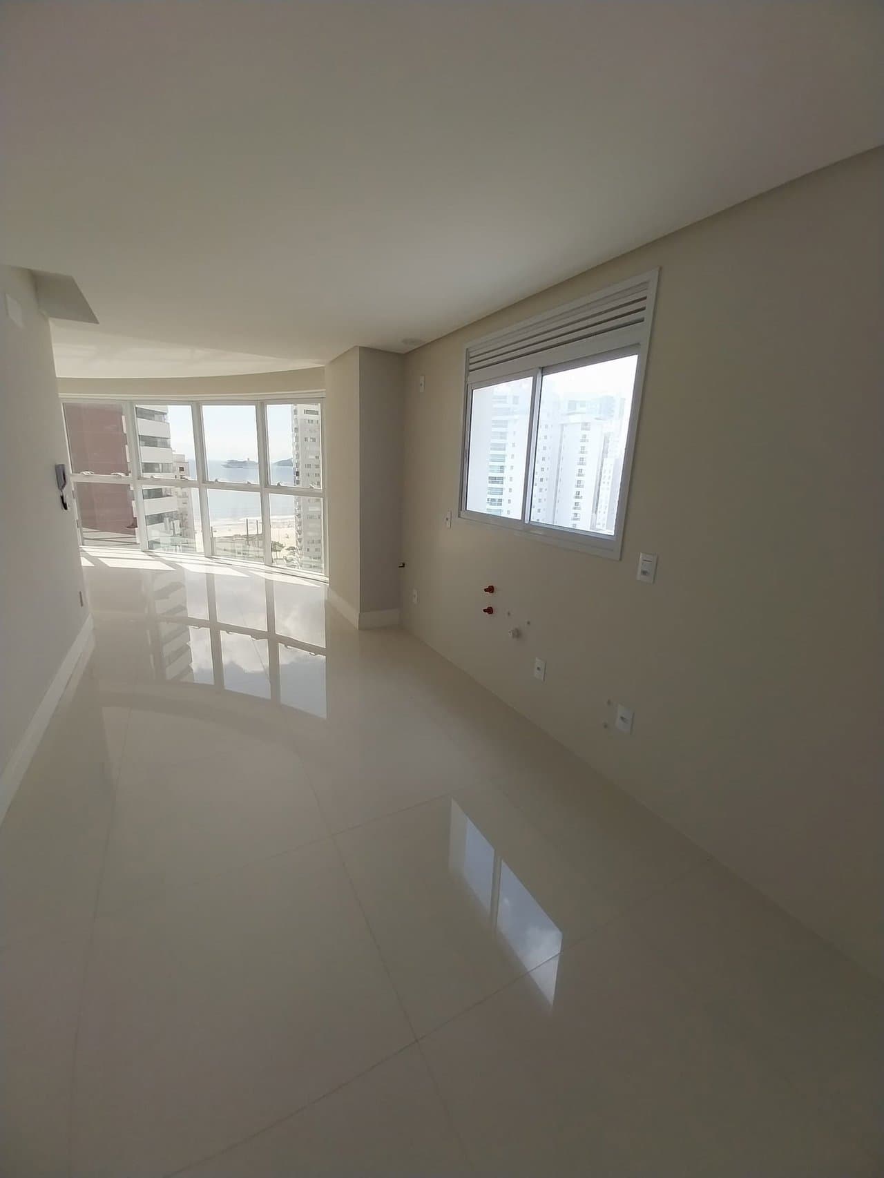 Apartamento de 4 quartos com 2 suítes e 132 m² em Bal. Camboriú