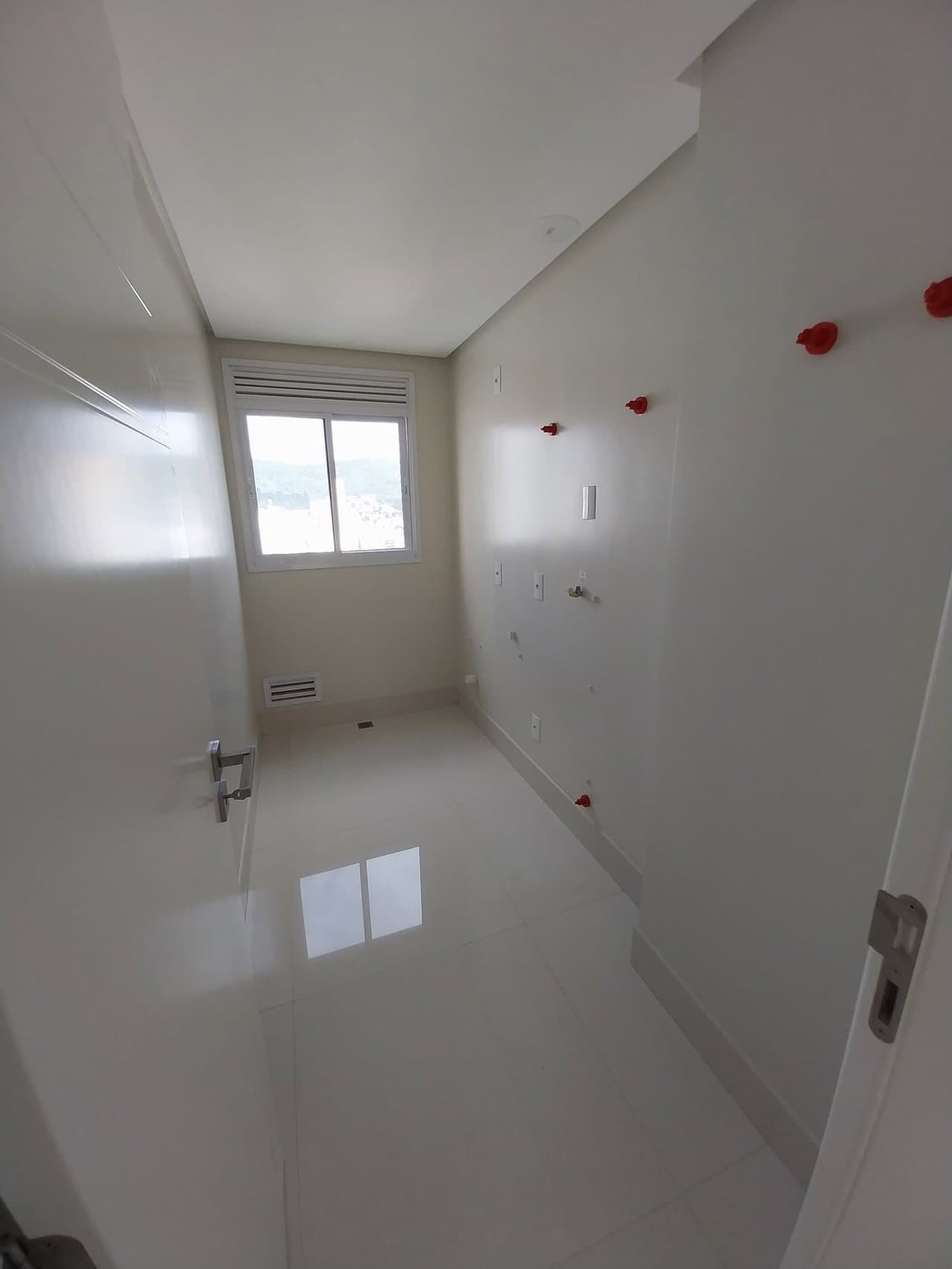 Apartamento de 4 quartos com 2 suítes e 132 m² em Bal. Camboriú