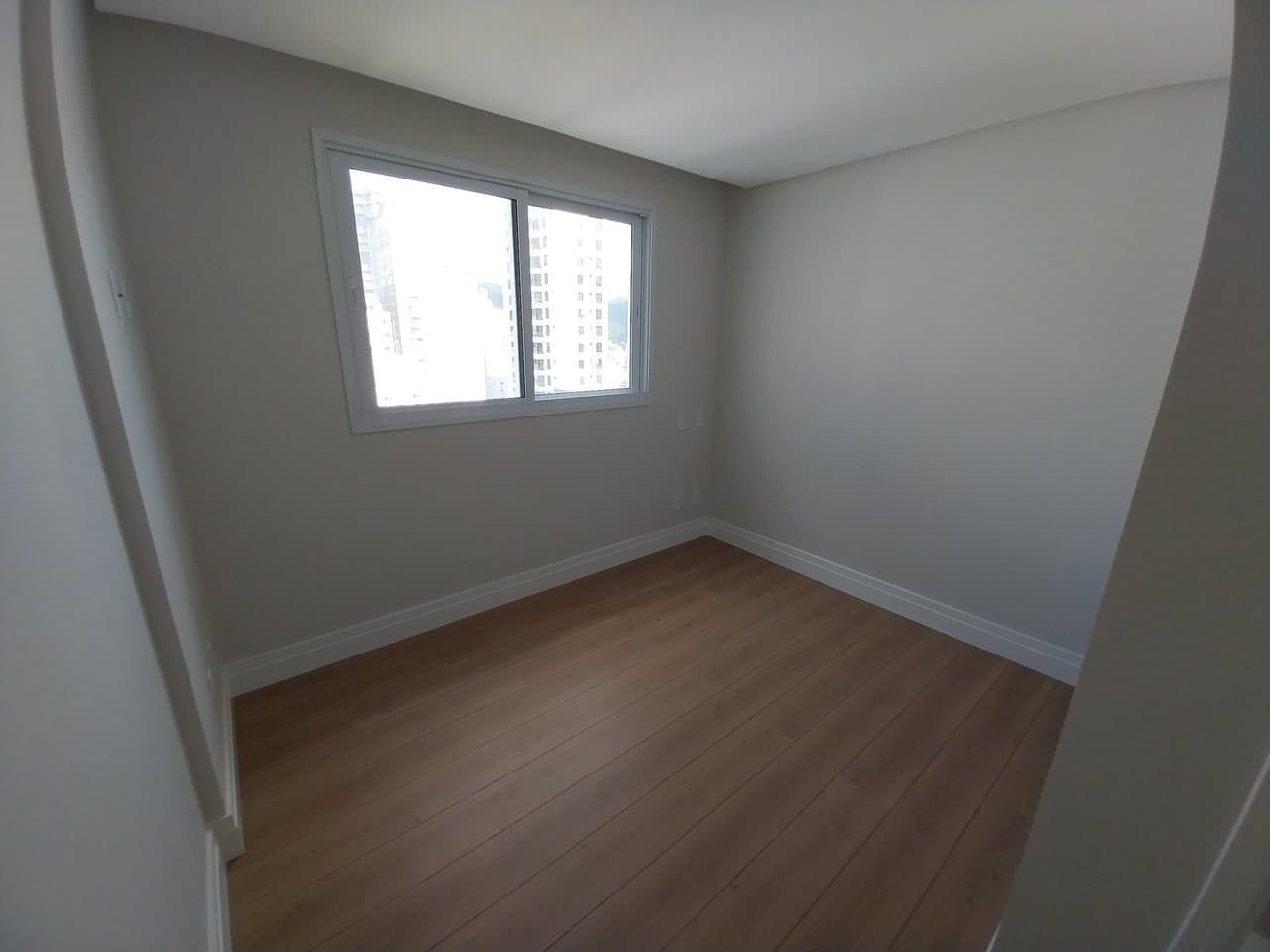 Apartamento de 4 quartos com 2 suítes e 132 m² em Bal. Camboriú