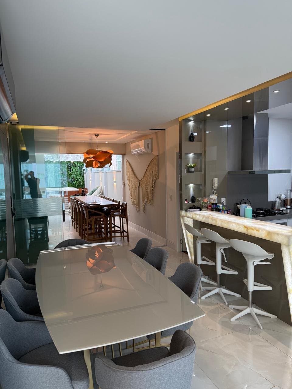 Apartamento de 3 quartos com 3 suítes e 146 m² em Bal. Camboriú