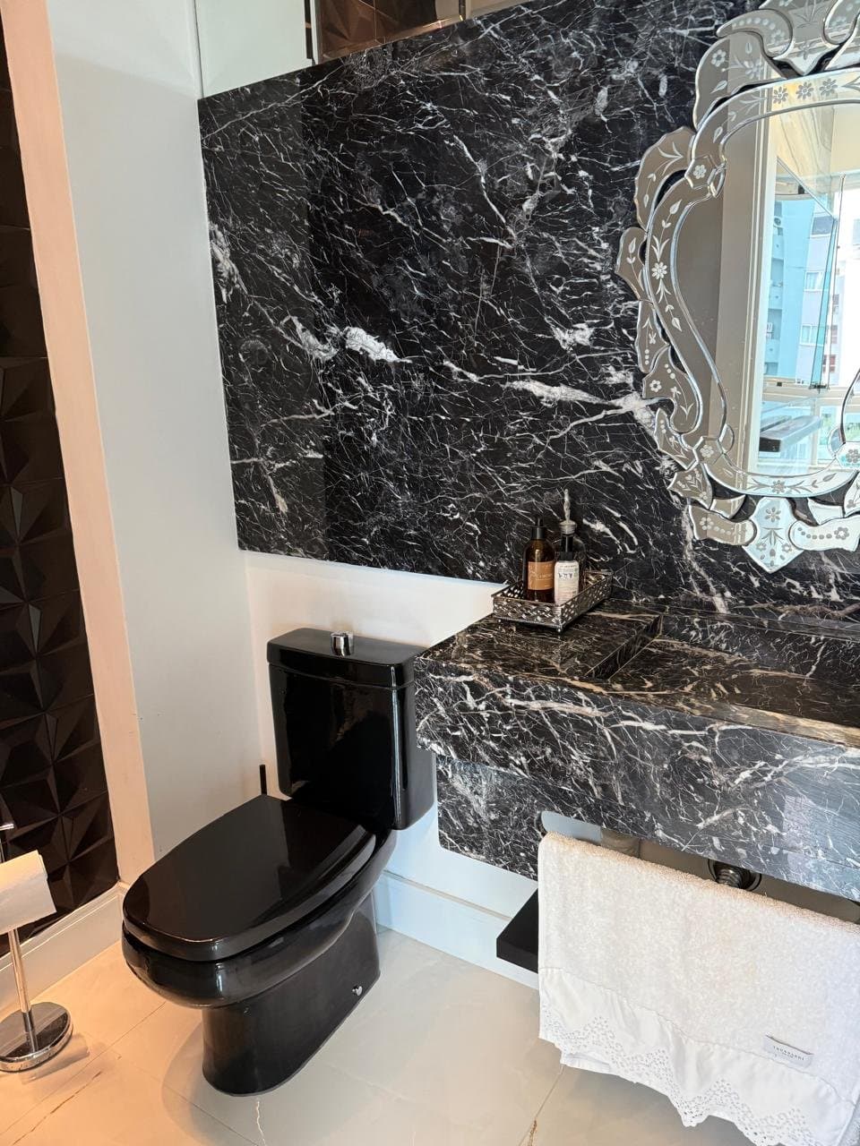 Apartamento de 3 quartos com 3 suítes e 146 m² em Bal. Camboriú