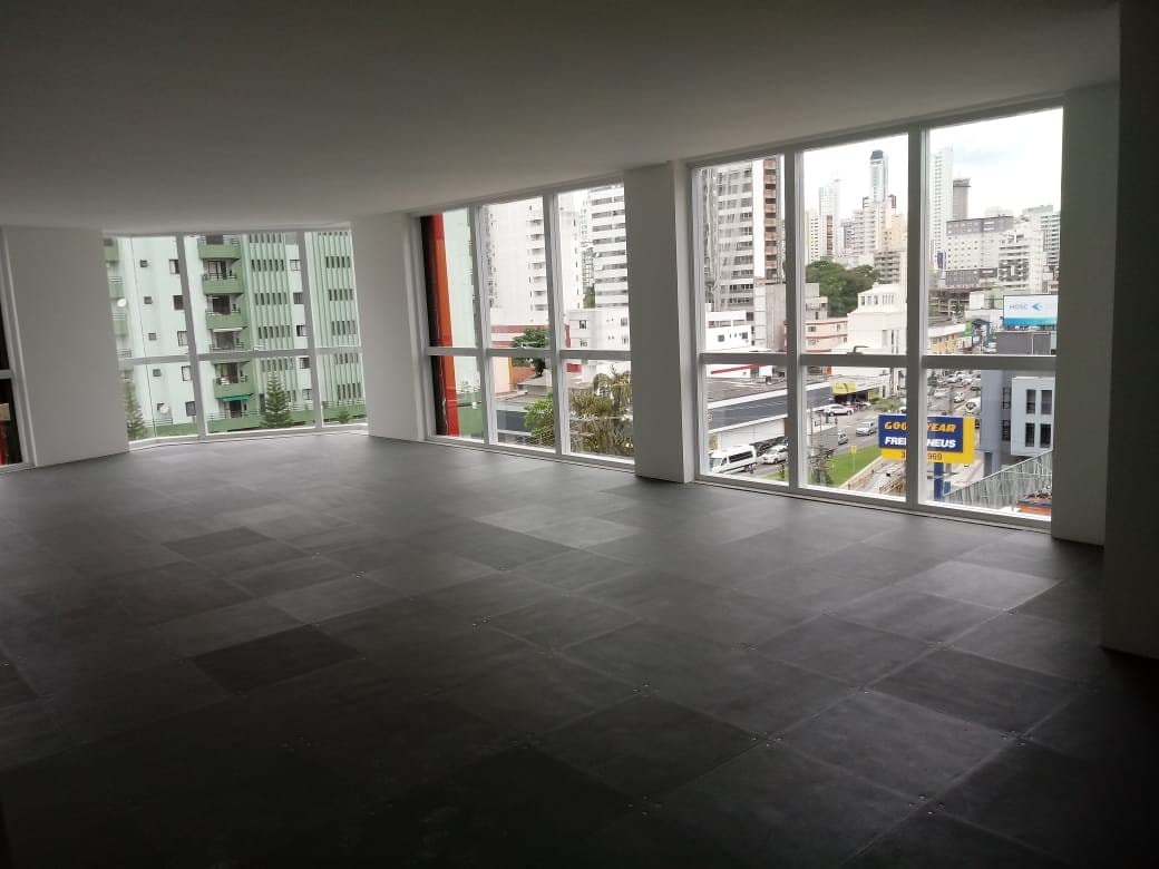Sala Comercial 74 m² em Bal. Camboriú