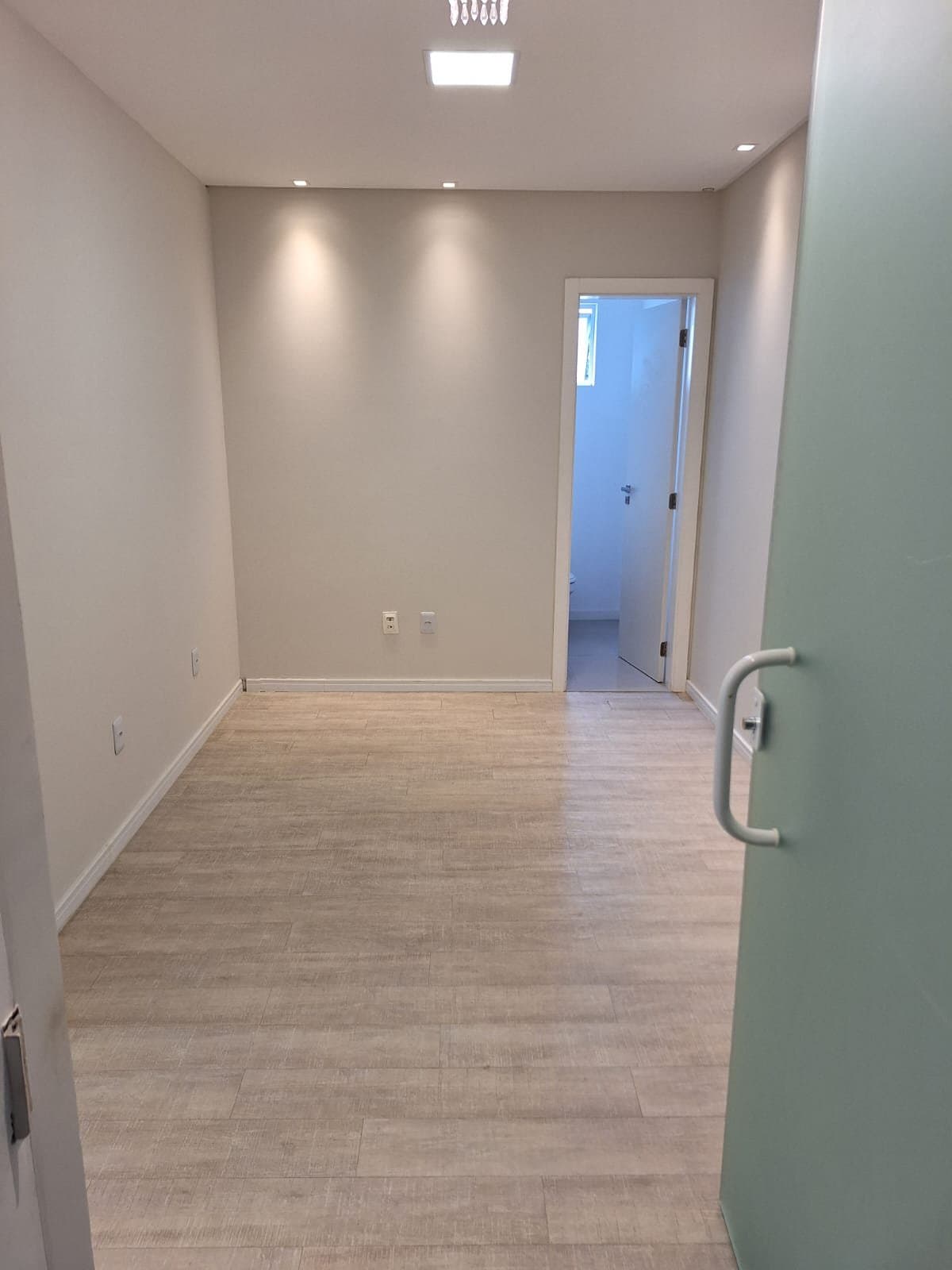 Sala Comercial 74 m² em Bal. Camboriú