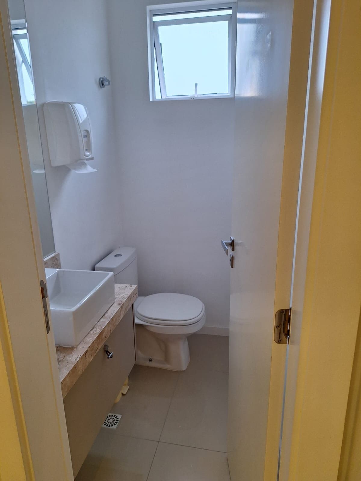 Sala Comercial 74 m² em Bal. Camboriú