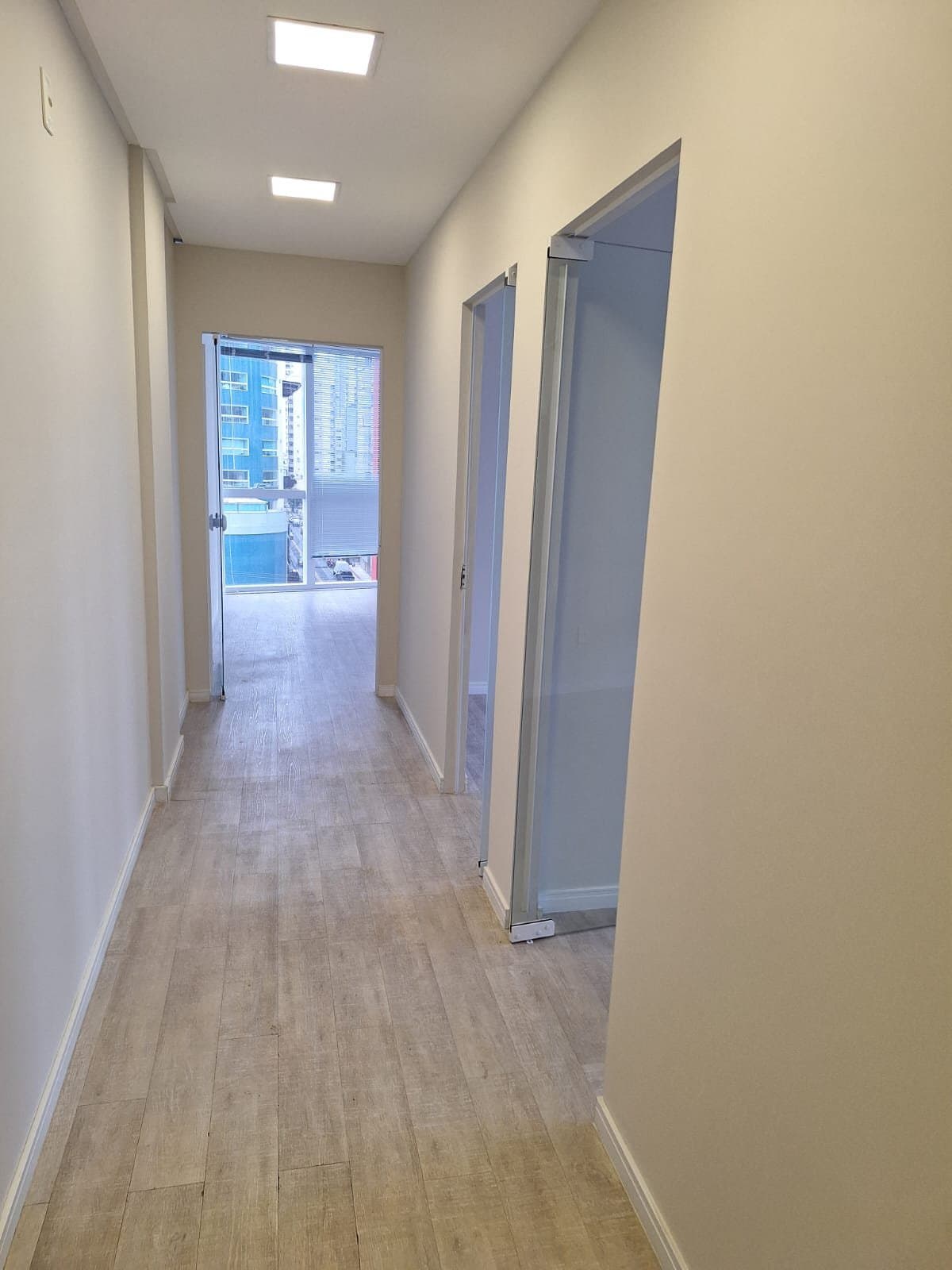 Sala Comercial 74 m² em Bal. Camboriú