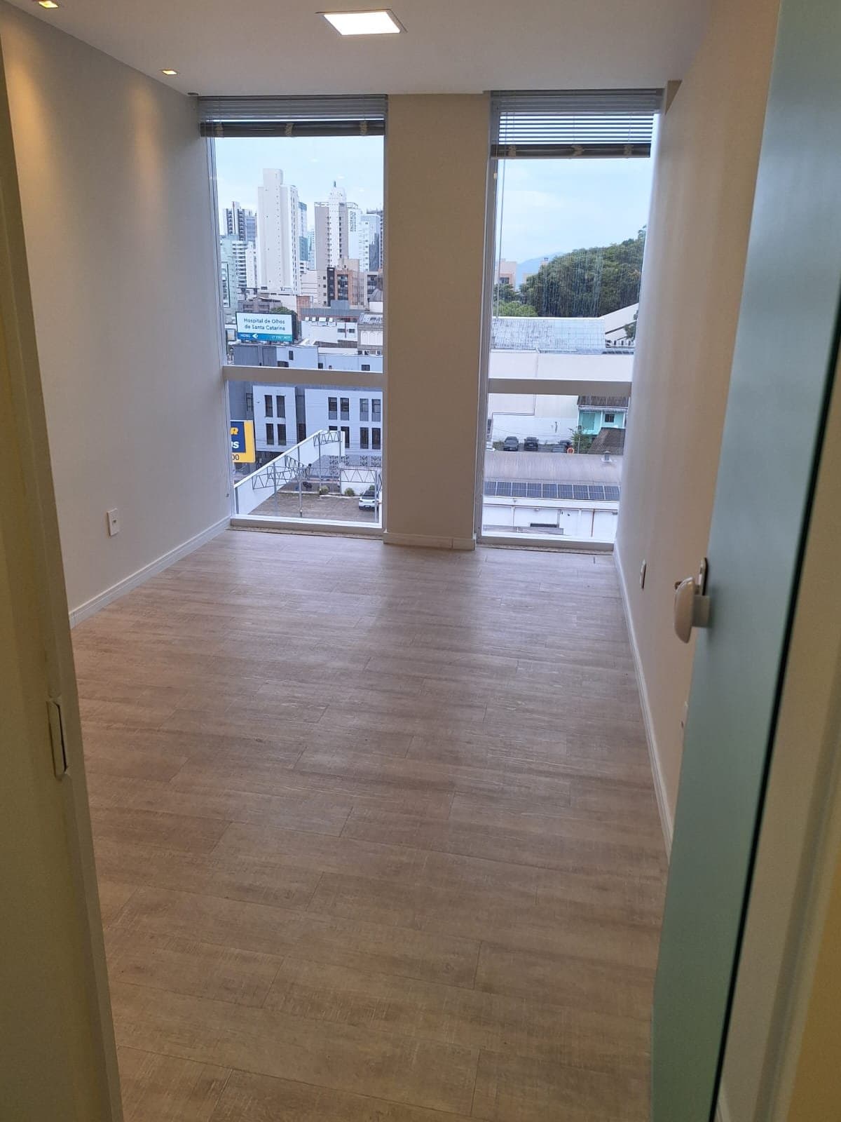 Sala Comercial 74 m² em Bal. Camboriú