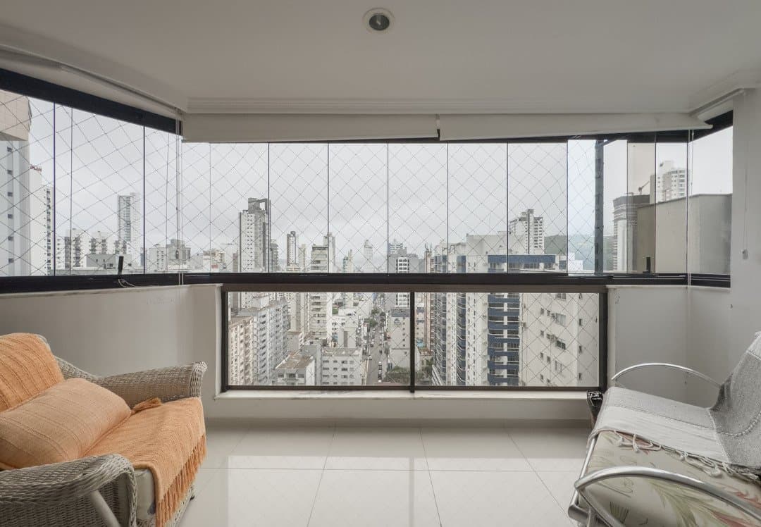 Apartamento de 3 quartos com 1 suíte e 126 m² em Bal. Camboriú