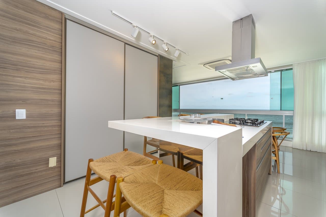 Apartamento de 4 quartos com 4 suítes e 315 m² em Bal. Camboriú