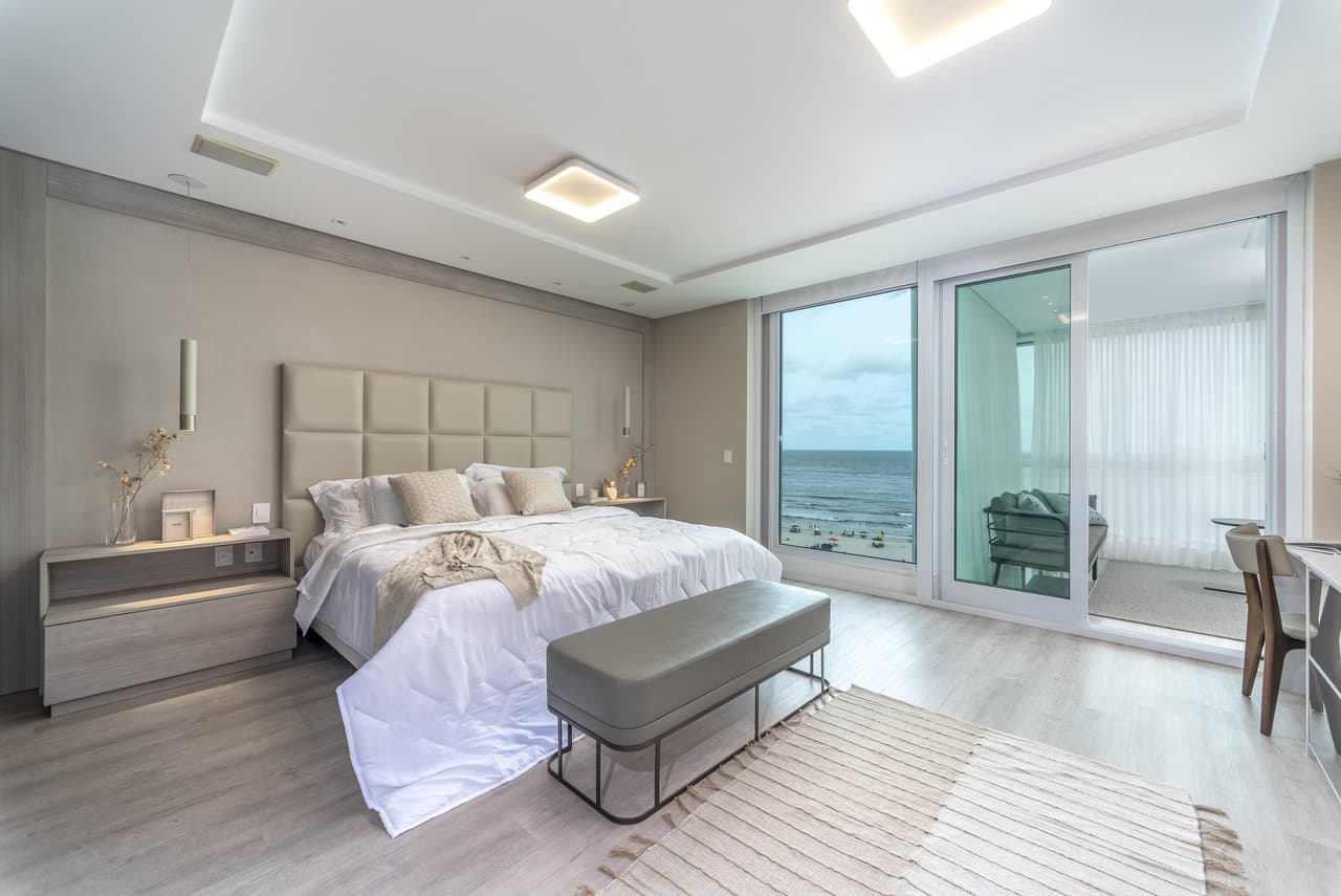 Apartamento de 4 quartos com 4 suítes e 315 m² em Bal. Camboriú