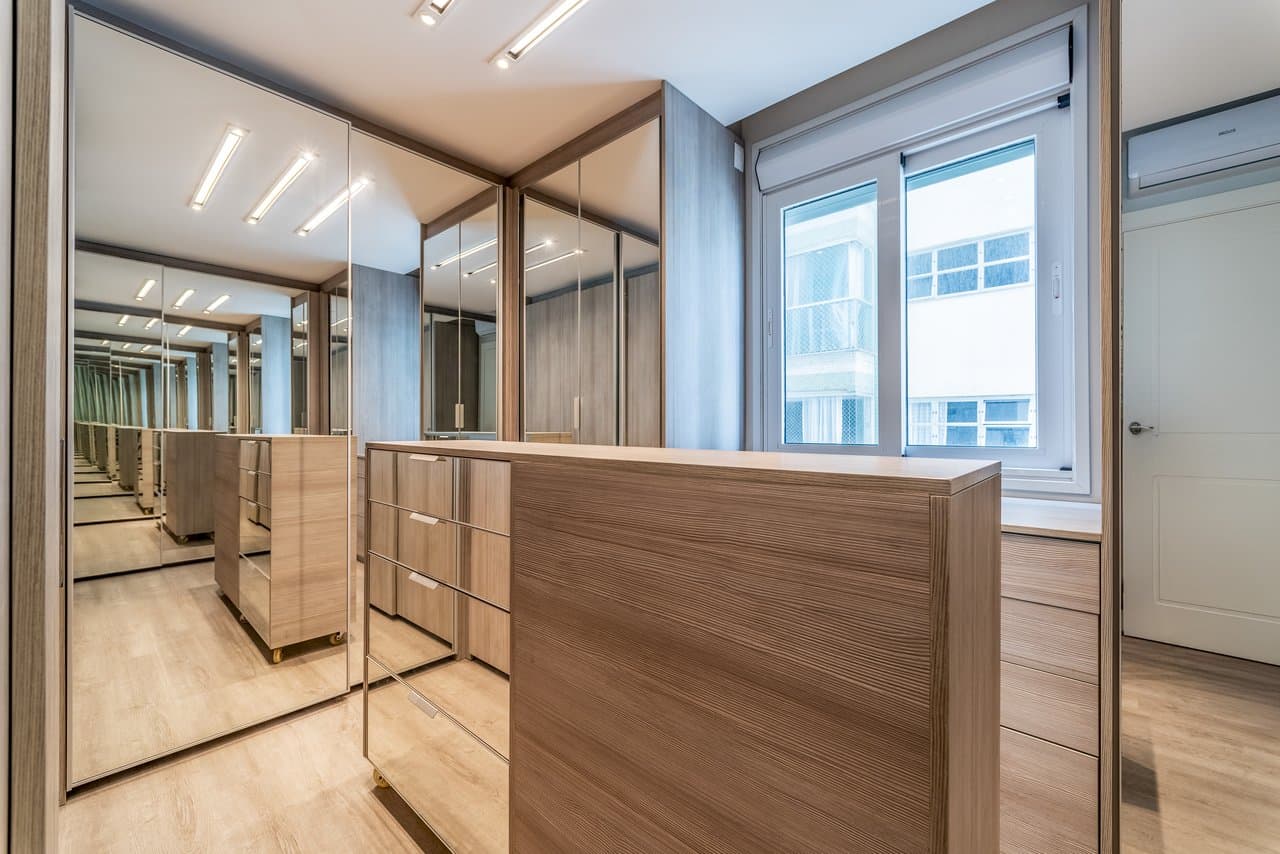 Apartamento de 4 quartos com 4 suítes e 315 m² em Bal. Camboriú
