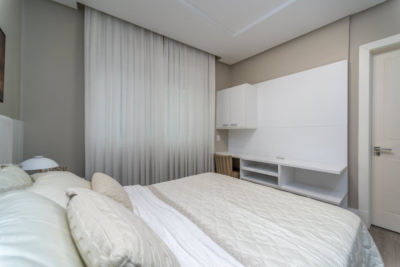 Apartamento de 4 quartos com 4 suítes e 315 m² em Bal. Camboriú