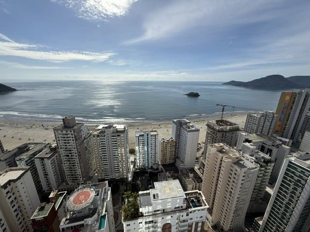 Apartamento de 4 quartos com 4 suítes e 170 m² em Bal. Camboriú