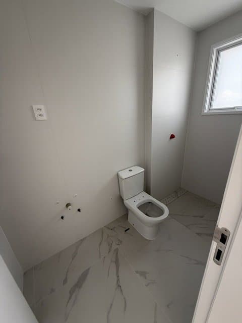Apartamento de 4 quartos com 4 suítes e 170 m² em Bal. Camboriú