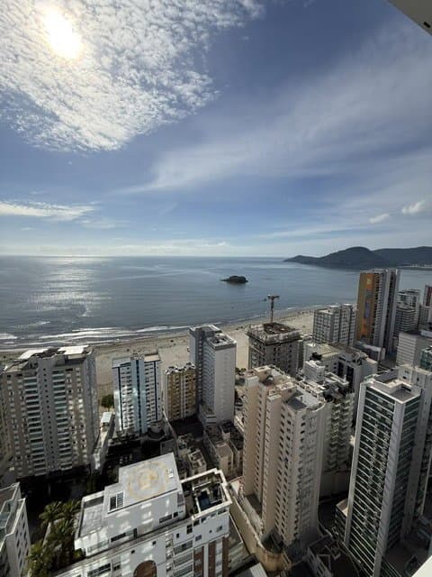 Apartamento de 4 quartos com 4 suítes e 170 m² em Bal. Camboriú
