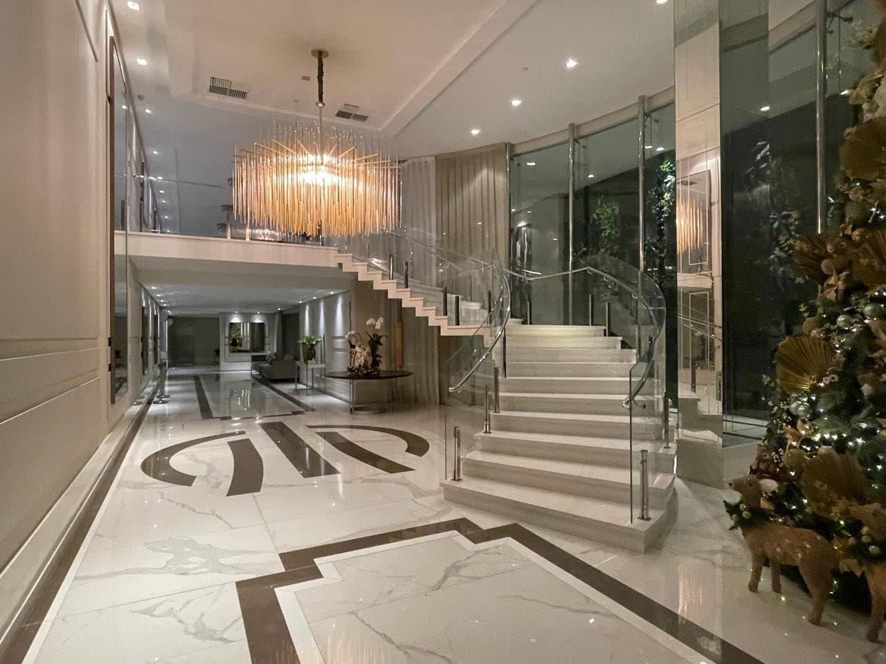 Apartamento de 4 quartos com 4 suítes e 297 m² em Bal. Camboriú