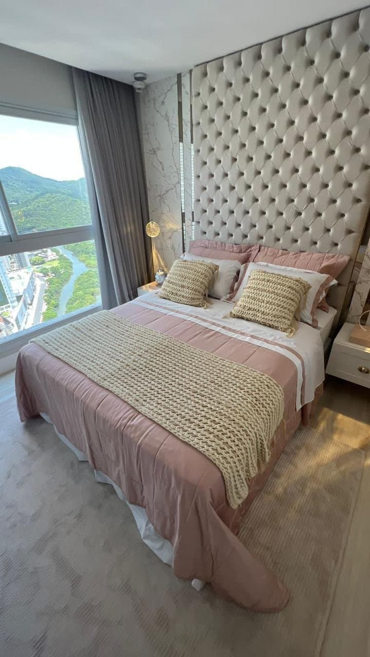Apartamento de 4 quartos com 4 suítes e 297 m² em Bal. Camboriú