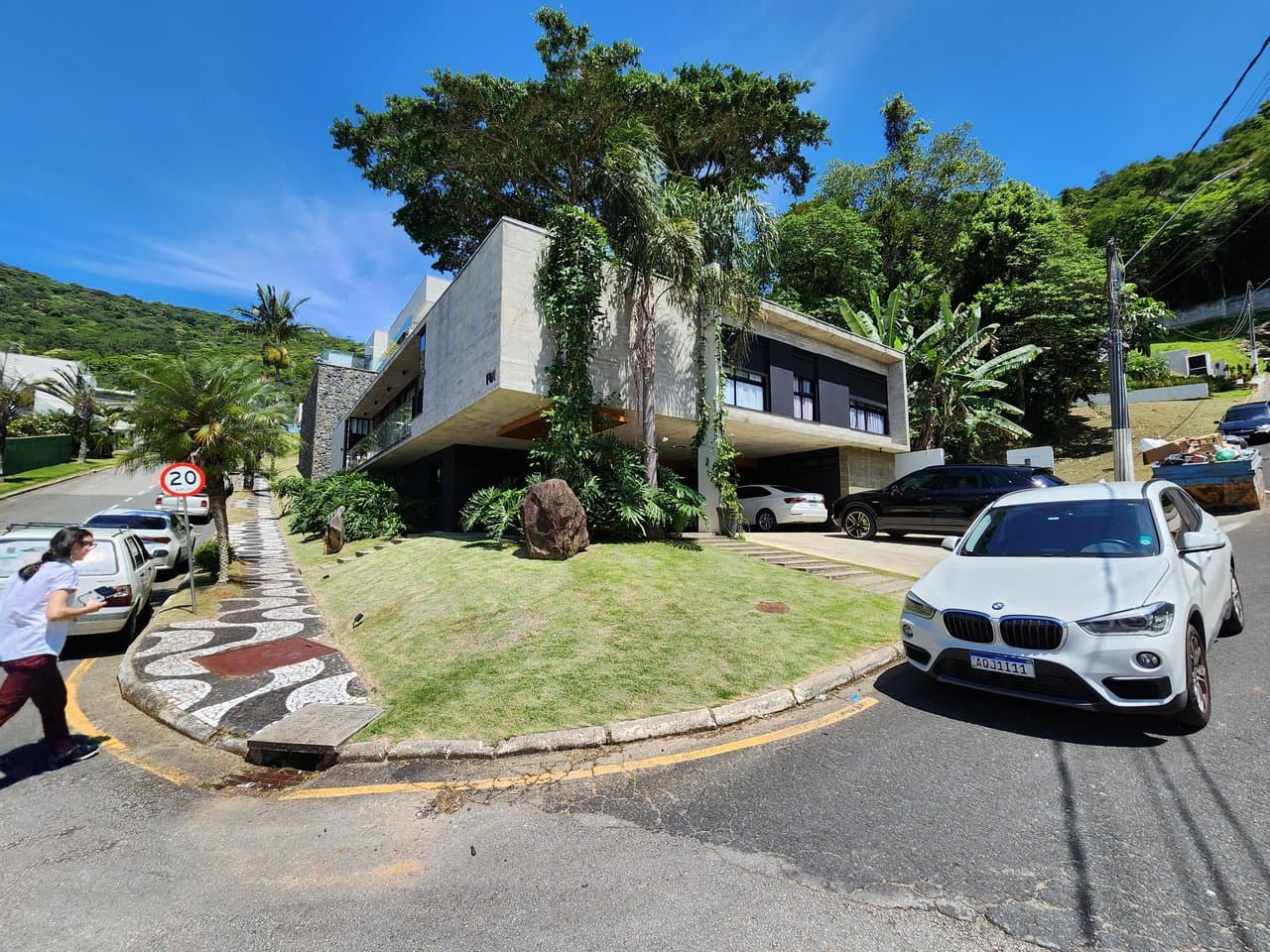 Casa de 4 quartos com 4 suítes e 437 m² em Bal. Camboriú