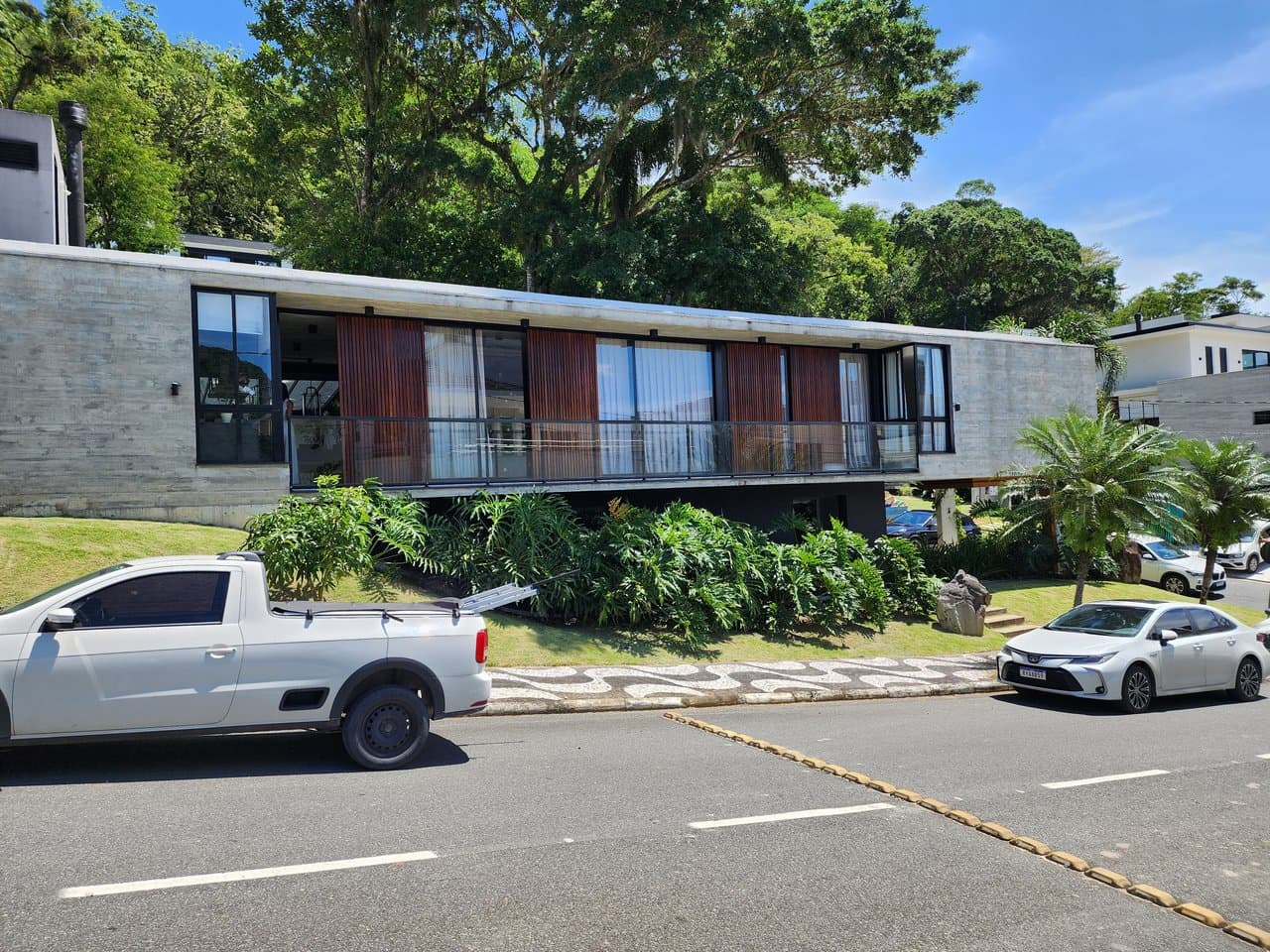 Casa de 4 quartos com 4 suítes e 437 m² em Bal. Camboriú
