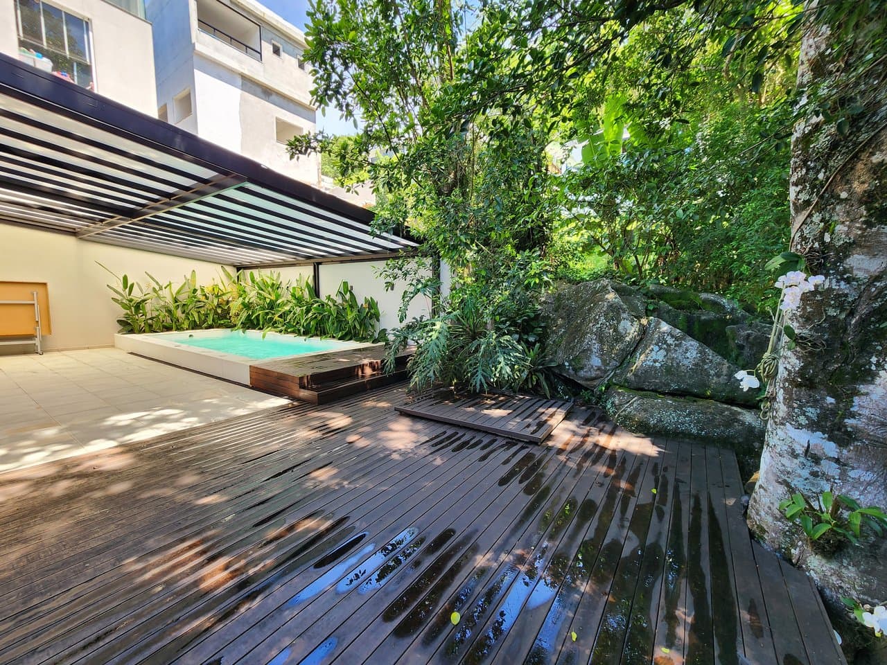 Casa de 4 quartos com 4 suítes e 437 m² em Bal. Camboriú