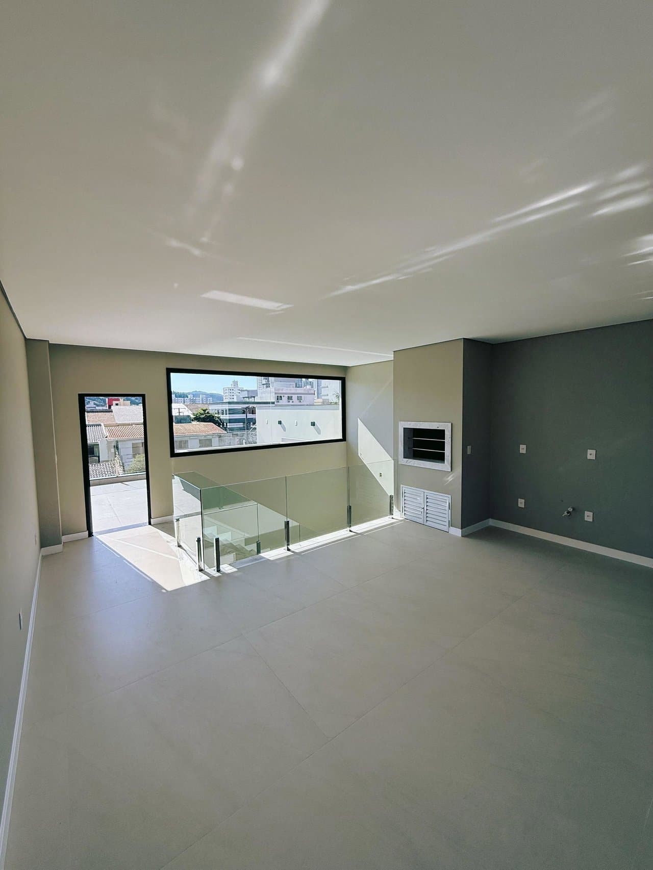 Casa de 3 quartos com 3 suítes e 247 m² em Bal. Camboriú