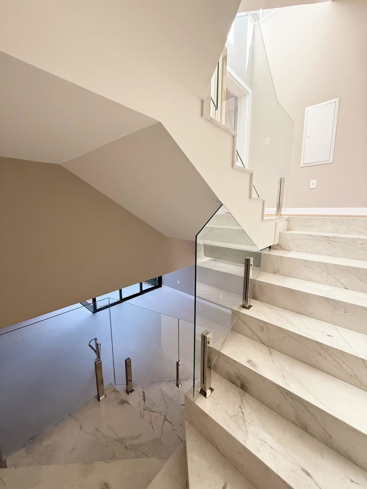 Casa de 3 quartos com 3 suítes e 247 m² em Bal. Camboriú