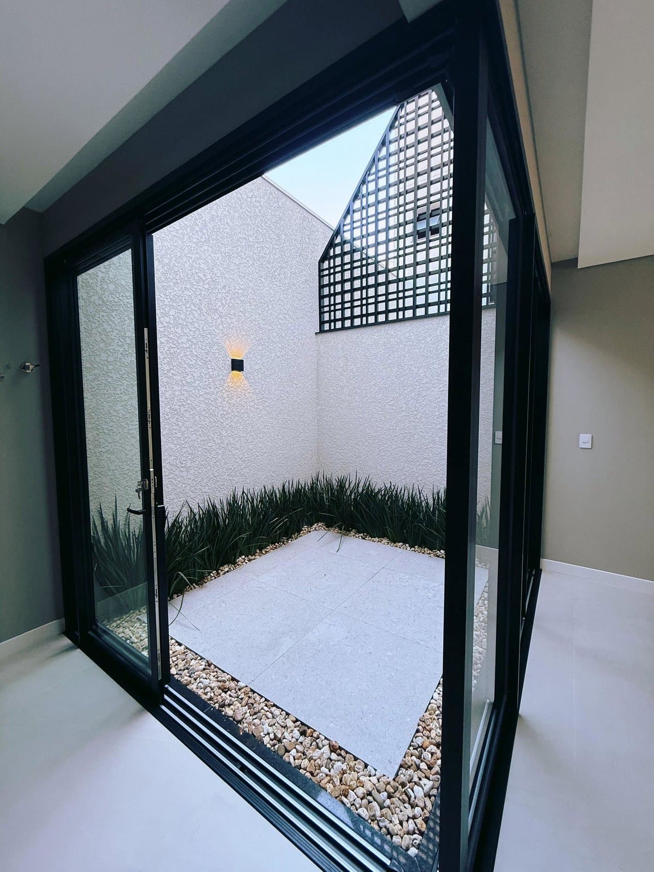 Casa de 3 quartos com 3 suítes e 247 m² em Bal. Camboriú