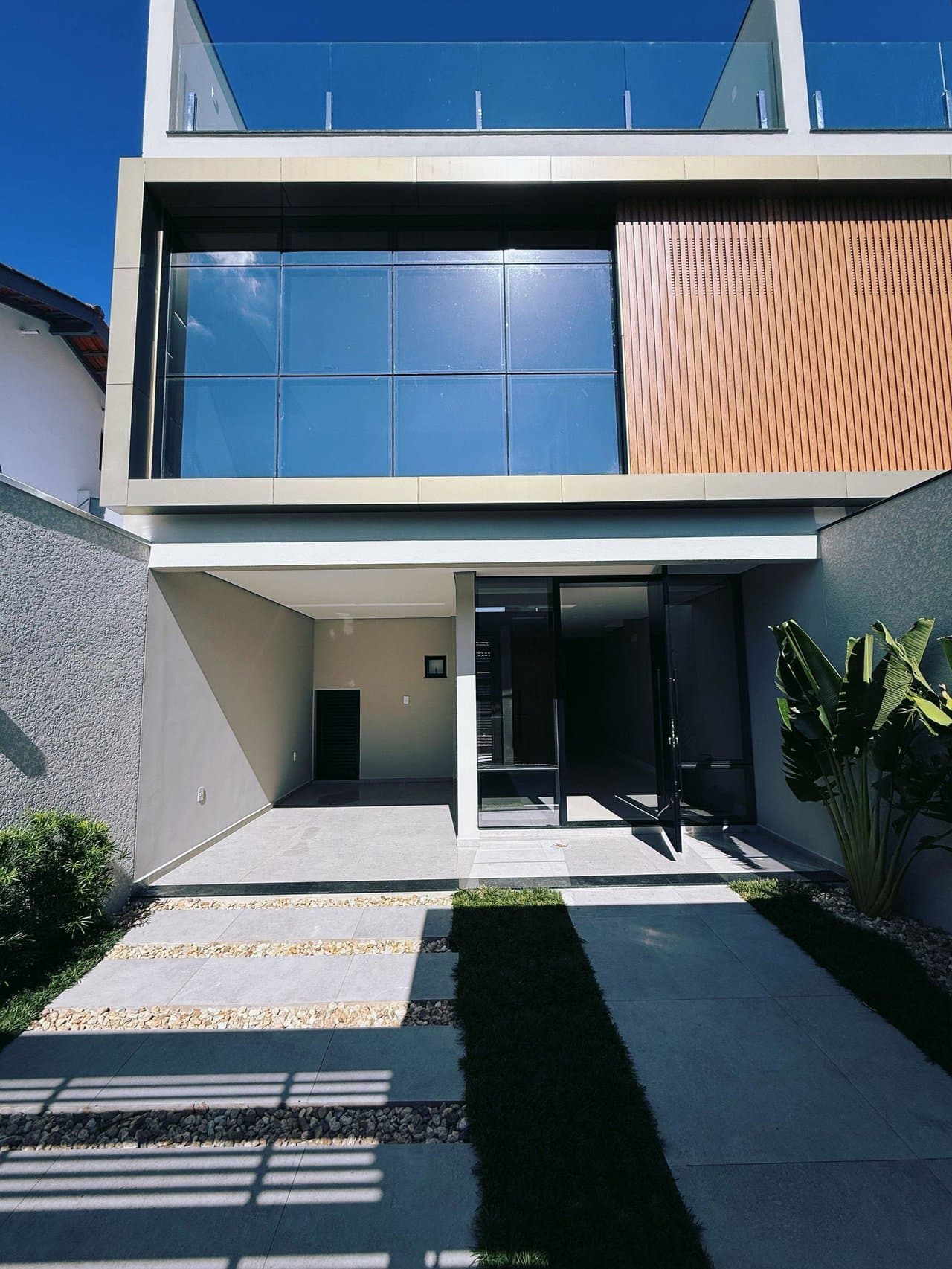 Casa de 3 quartos com 3 suítes e 247 m² em Bal. Camboriú