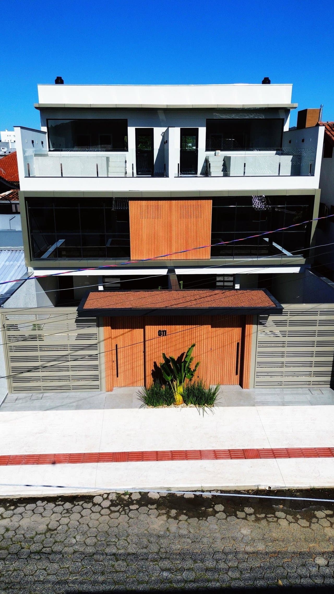 Casa de 3 quartos com 3 suítes e 247 m² em Bal. Camboriú
